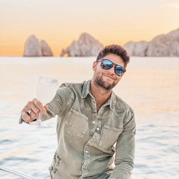 Early Retirement Club, Mitchell Weijerman